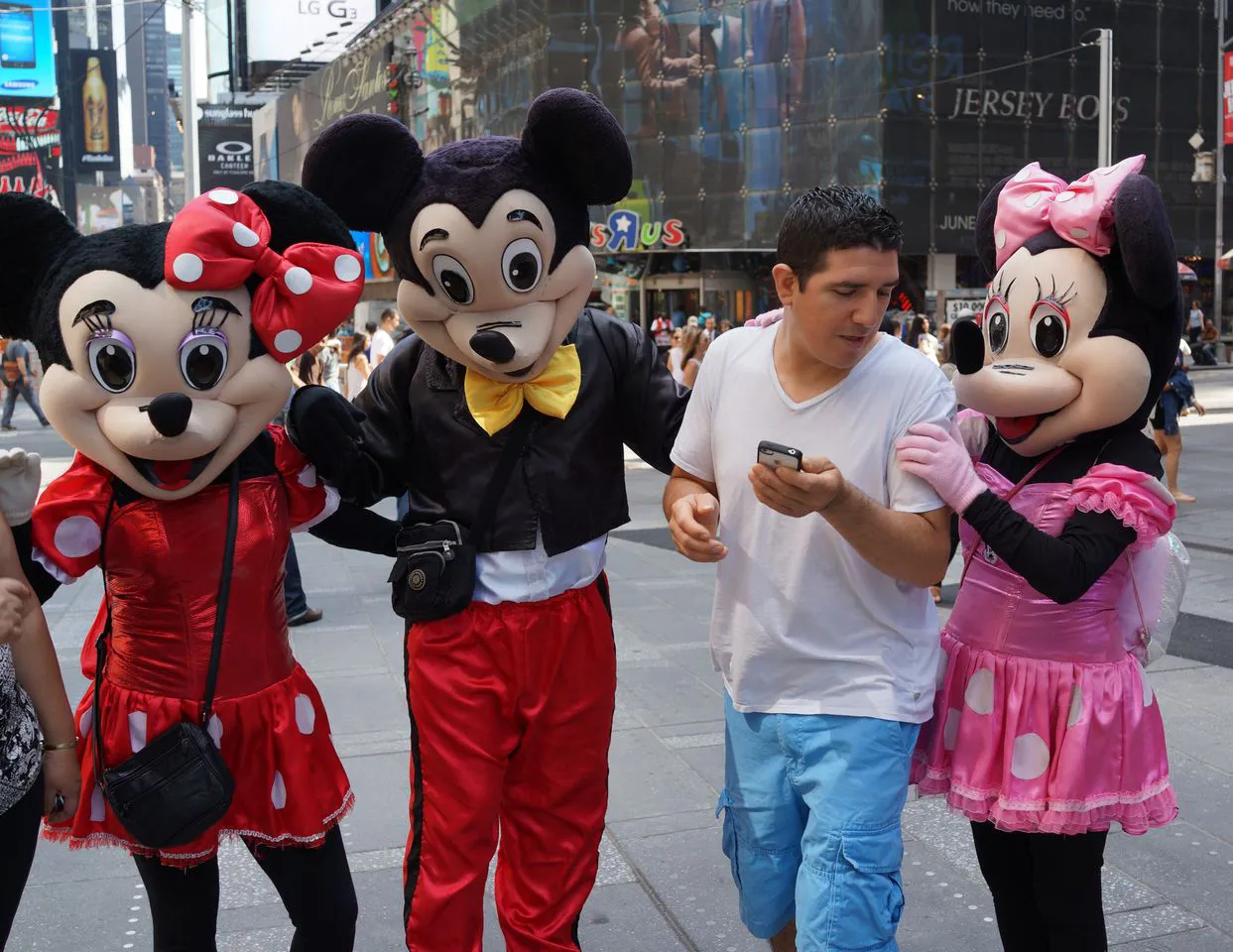 Tourist traps Time Square